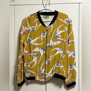 Chai swallow print light jacket size M